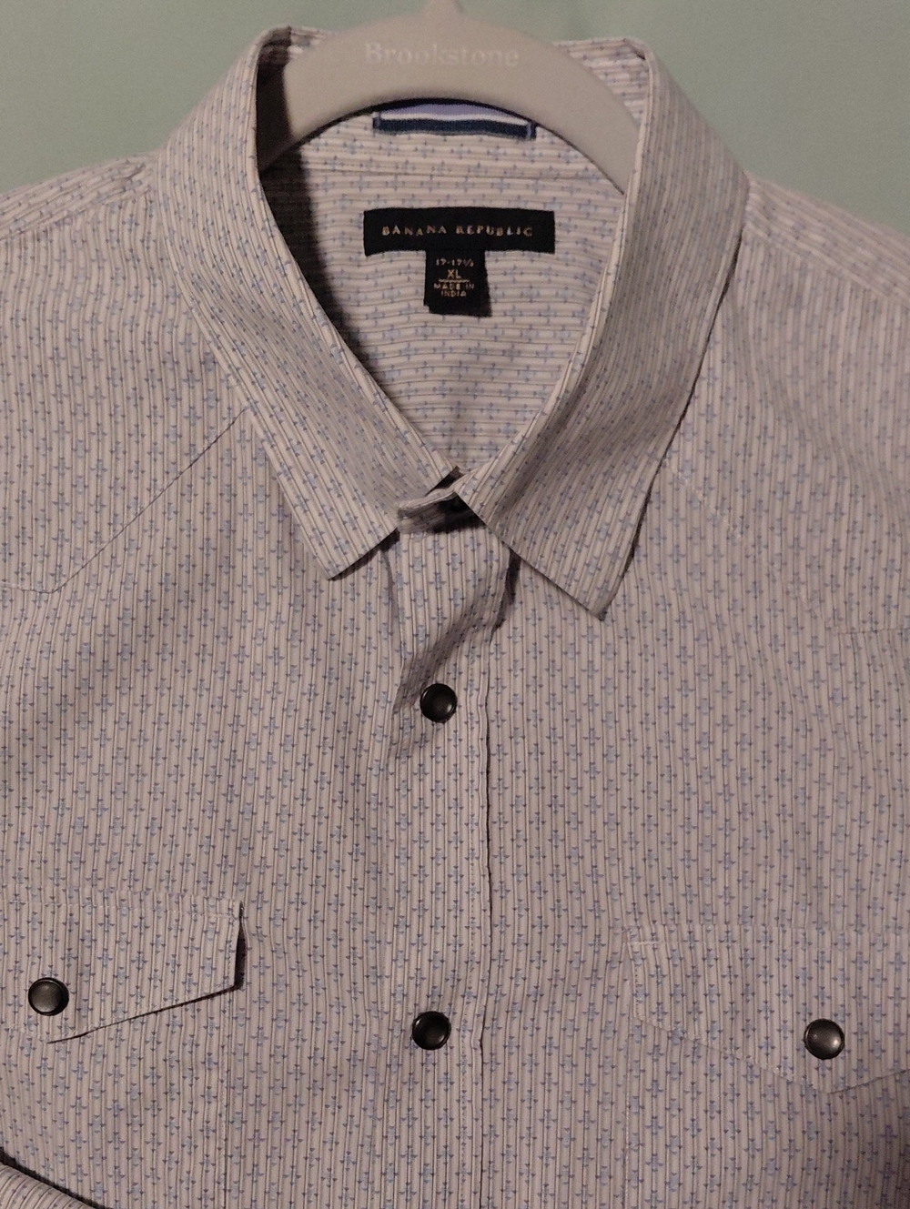 Banana Republic Men's Light Blue Micro-Pattern Button-Down Shirt